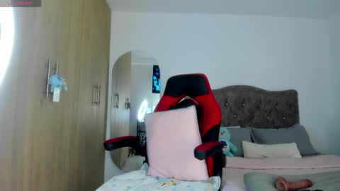 mia_adamsxxx online show from 04/30/26, 02:18