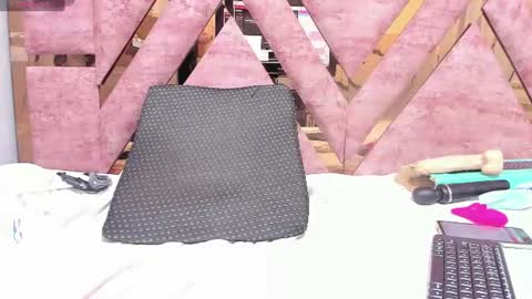 Snapshot of mia_alvares chatting on 07/28/26, 04:39 Mia online show from 07/28/26, 04:39