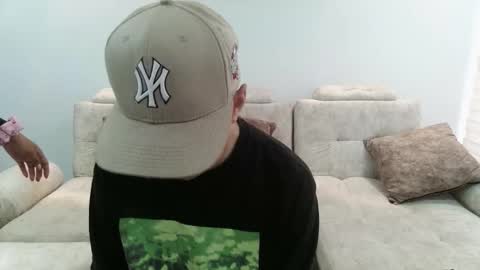 MIA AND EROS online show from 09/29/25, 09:41