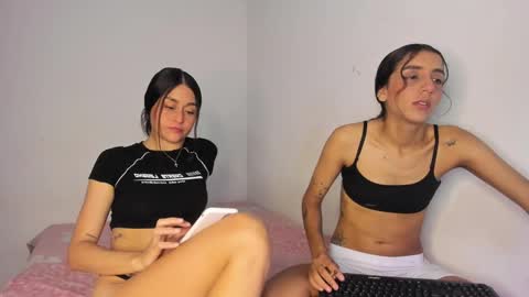 mia and kim online show from 10/10/25, 06:07