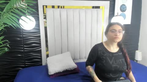 Snapshot of mia_and_lion chatting on 01/07/25, 07:06 Dreams Couple online show from 01/07/25, 07:06