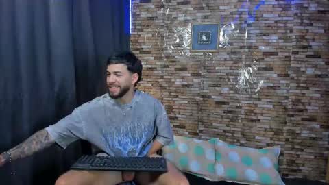 Mia and vincentt model indepent online show from 03/04/25, 09:29