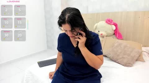 Mia Aristizabal online show from 11/25/25, 11:32