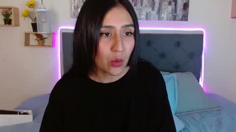 Snapshot of mia_ayra chatting on 09/30/25, 03:39 M I A A Y R A online show from 09/30/25, 03:39