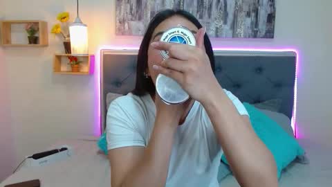 Snapshot of mia_ayra chatting on 10/01/25, 03:18 M I A A Y R A online show from 10/01/25, 03:18