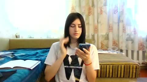 Snapshot of mia_beauti_live chatting on 06/03/26, 09:12 mia_beauti_live online show from 06/03/26, 09:12