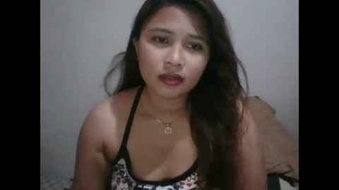 Snapshot of mia_bella04 chatting on 01/05/25, 01:35 mia_bella04 online show from 01/05/25, 01:35