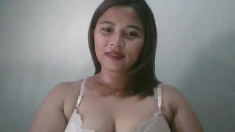 Snapshot of mia_bella04 chatting on 03/11/25, 02:21 mia_bella04 online show from 03/11/25, 02:21