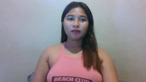 mia_bella04 online show from 12/15/25, 12:37