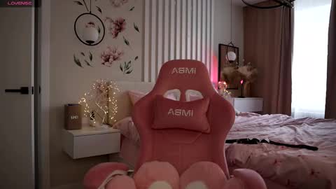 Snapshot of mia_bellamy chatting on 03/07/26, 06:43 Just call me Kitty online show from 03/07/26, 06:43