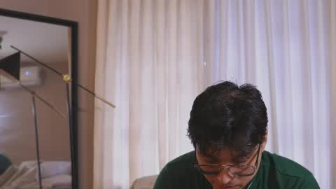 Belmont and Mia online show from 05/10/26, 04:56