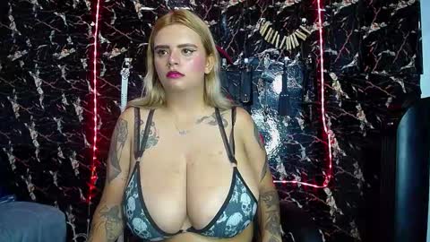 mia Independent model Thanks to everyone for your support online show from 10/30/25, 01:51