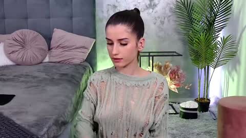 Snapshot of mia_carter99 chatting on 01/20/25, 09:22 Freya Allen online show from 01/20/25, 09:22