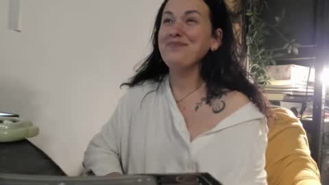 Snapshot of mia_clancy chatting on 11/27/25, 10:12 MIA online show from 11/27/25, 10:12