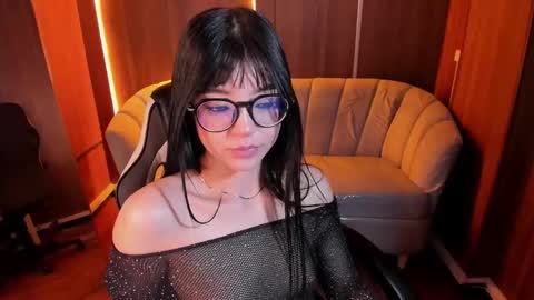 mia_collins_b online show from 11/09/25, 01:04