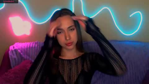 mia_cutie77 online show from 10/14/25, 09:43