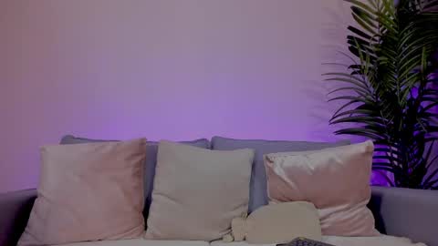 Sarah Luna online show from 05/20/26, 12:11