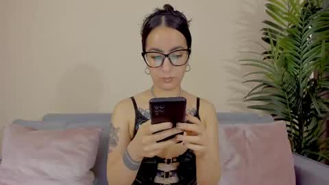 Sarah Luna online show from 06/03/26, 02:19