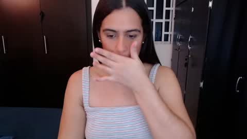 Snapshot of mia_danielsx chatting on 12/18/24, 02:42 Mia online show from 12/18/24, 02:42