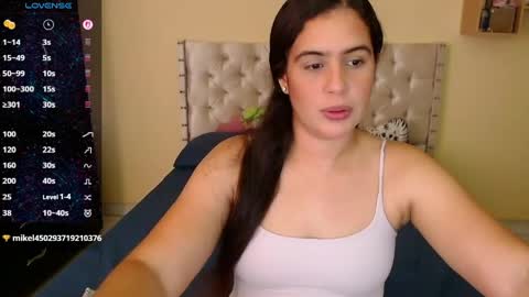 Snapshot of mia_danielsx chatting on 05/07/26, 07:41 Mia online show from 05/07/26, 07:41