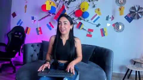 mia_davis__ online show from 06/21/26, 12:08