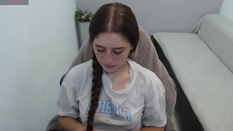 Mia online show from 11/05/25, 01:33