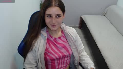 Mia online show from 11/06/25, 01:12