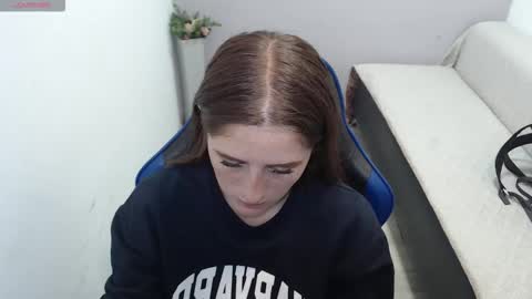 Mia online show from 11/08/25, 02:17