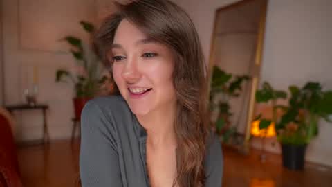 Mia online show from 07/24/26, 09:35