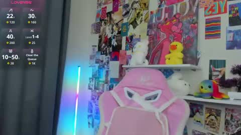 Snapshot of mia_ferd chatting on 07/07/26, 06:47 Mia online show from 07/07/26, 06:47