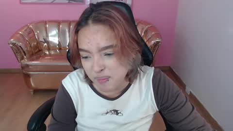 Mia online show from 10/22/25, 01:33