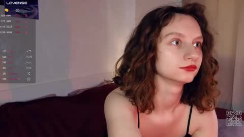 Snapshot of mia_frizz chatting on 02/27/25, 01:17 Mia online show from 02/27/25, 01:17