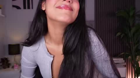 Mia  online show from 03/25/26, 12:55