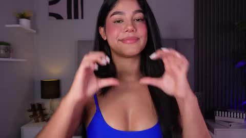 Mia  online show from 04/05/26, 12:46