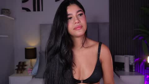 Mia  online show from 04/22/26, 12:50