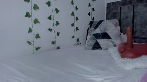 Snapshot of mia_garcia2 chatting on 06/11/26, 02:53 MIA online show from 06/11/26, 02:53