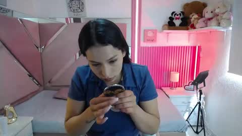 Snapshot of mia_garcia28 chatting on 05/18/26, 01:28 mia_garcia28 online show from 05/18/26, 01:28