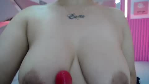 Snapshot of mia_garcia28 chatting on 06/10/26, 01:54 mia_garcia28 online show from 06/10/26, 01:54