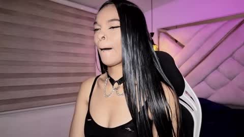 Mia online show from 05/02/26, 04:39