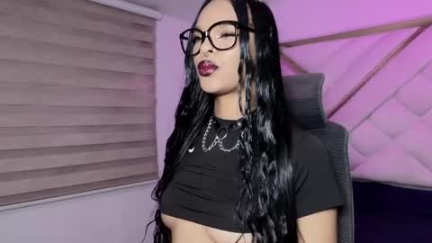 Mia online show from 05/13/26, 02:42