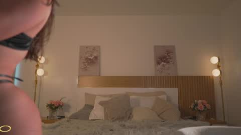 Snapshot of mia_greyy chatting on 05/02/26, 10:37 online show from 05/02/26, 10:37