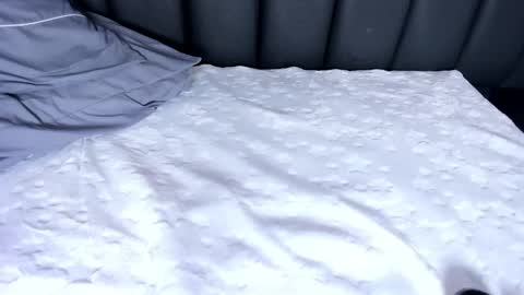  I am Mia  online show from 02/17/25, 04:15