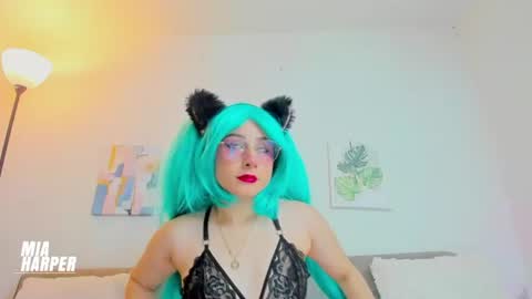 Snapshot of mia_hrpr_01 chatting on 06/17/26, 11:27 Mia online show from 06/17/26, 11:27