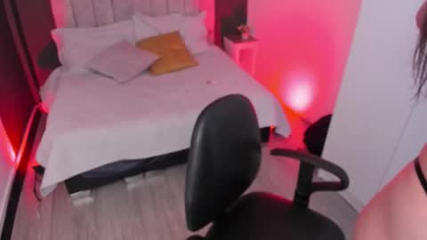 Val  online show from 03/12/26, 08:15