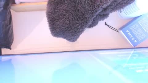    online show from 11/28/25, 12:08