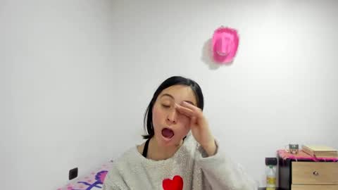 mia kaneee online show from 12/11/24, 12:23