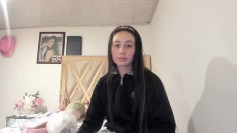 mia kaneee online show from 10/05/25, 01:26