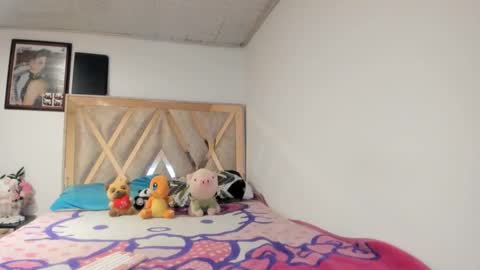 mia kaneee online show from 11/11/25, 02:11