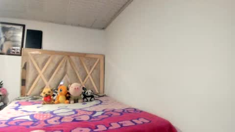 mia kaneee online show from 11/22/25, 11:15