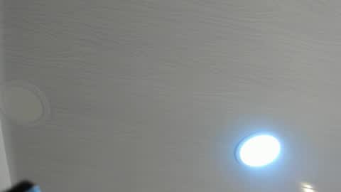 Mia online show from 11/11/25, 02:44